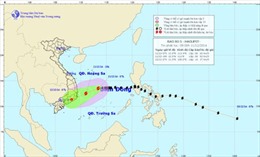 Tâm bão số 5 cách Khánh Hòa-Ninh Thuận 400km